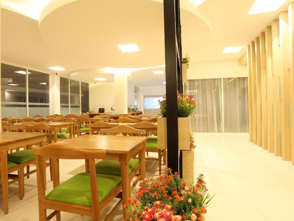 Fovere Hotel Palangkaraya Kültér fotó