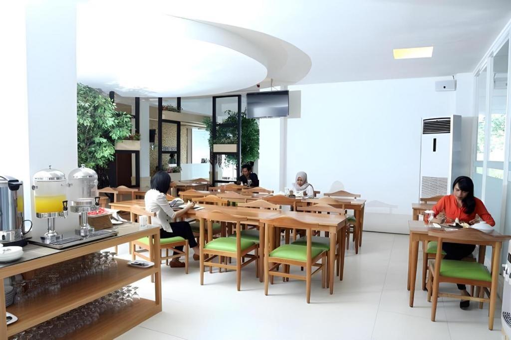 Fovere Hotel Palangkaraya Kültér fotó